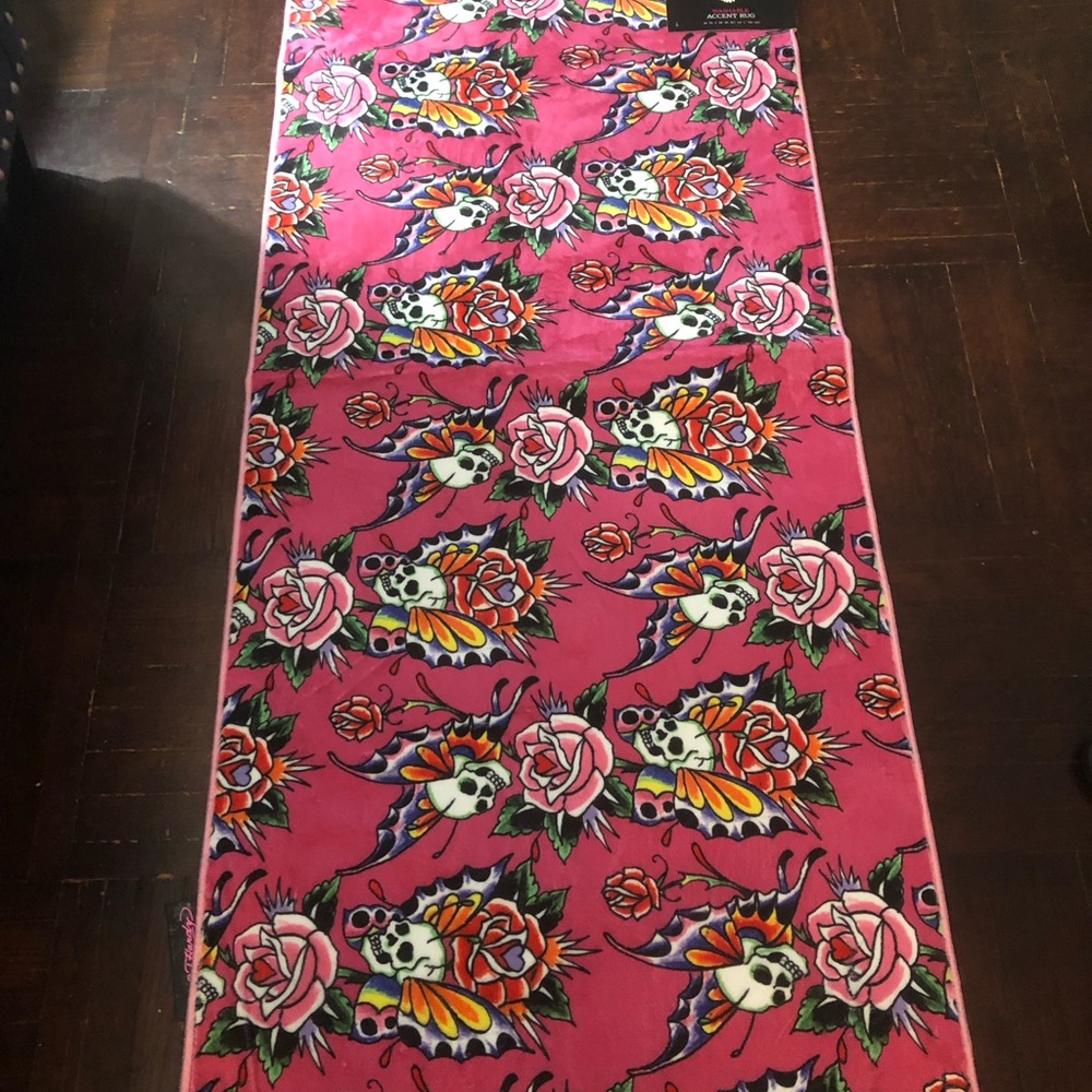 🖤 ED HARDY Vibrant Pink Floral & Skull Accent Rug